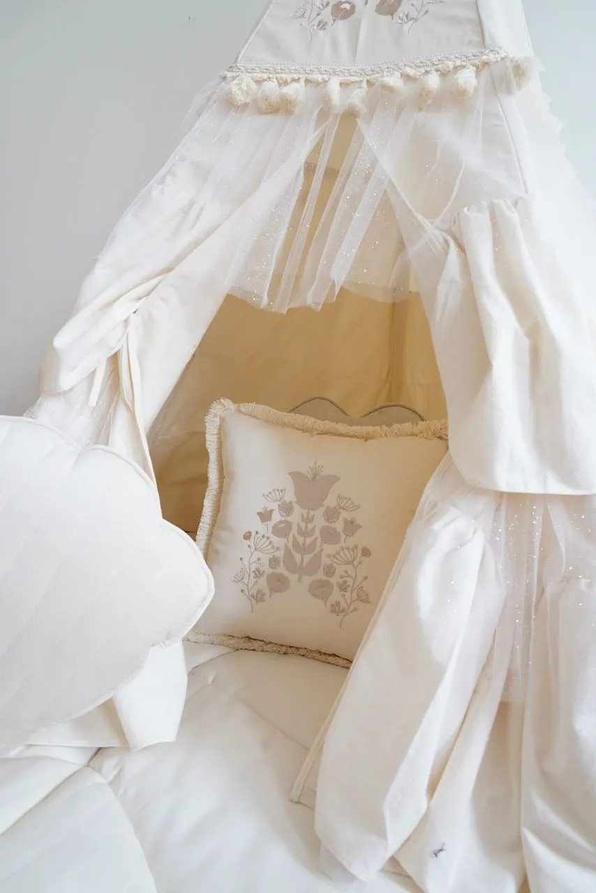 Boho Teepee Tent with Frills and "Caramel" Mat with Frill Set